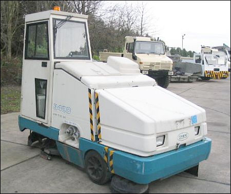 Tennant 8400 Sweeper - Govsales of mod surplus ex army trucks, ex army land rovers and other military vehicles for sale