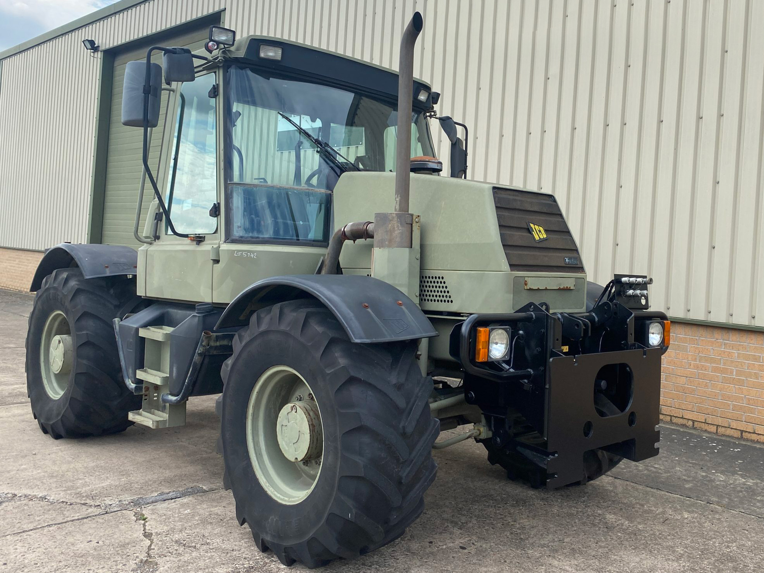 JCB fastrac 150T 80 ex MoD - Govsales of mod surplus ex army trucks, ex army land rovers and other military vehicles for sale